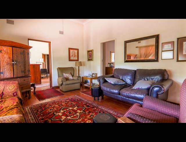 7 BEDROOM FREEHOLD FOR SALE IN DIE HOEWES